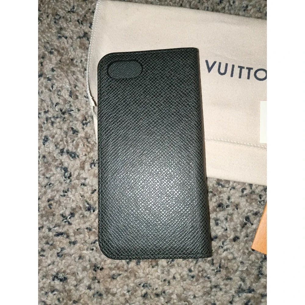 Authentic Louis Vuitton Iphone 7 Follo Taiga‎ Ardoi M63407 Personalized R.S 2017